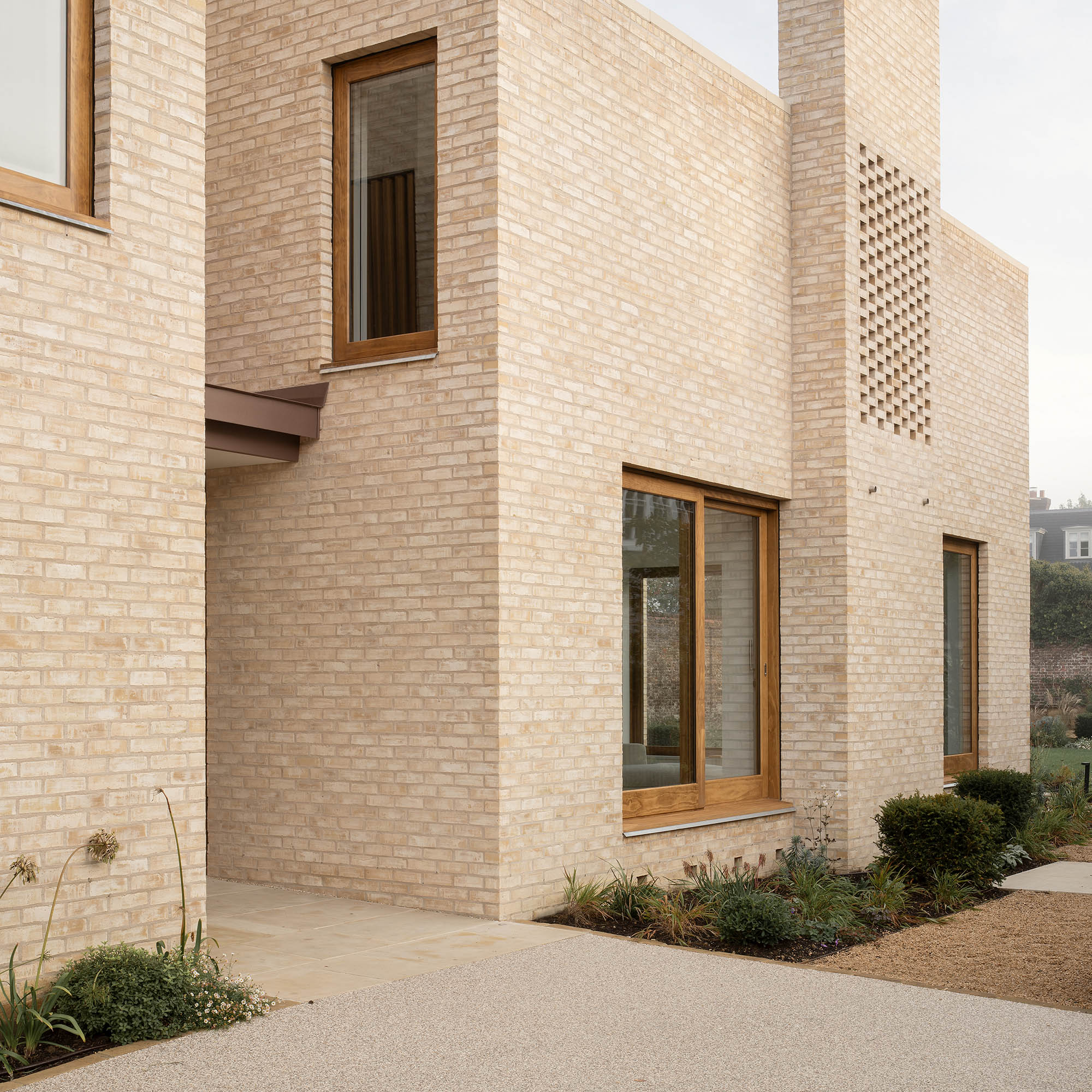 Low-energy timber frame house in Wimbledon